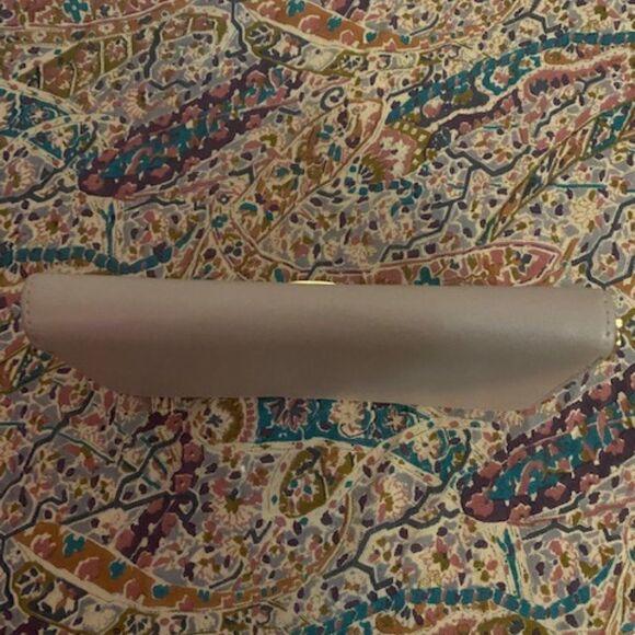 Joy & Iman Mangano E*Lite Couture Leather Wallet - Picture 2 of 8